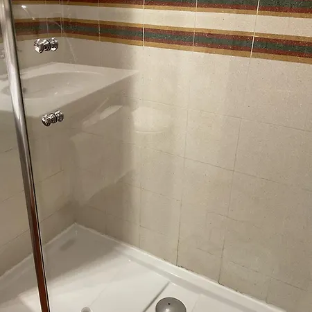 Manon Lescaut Apartment *