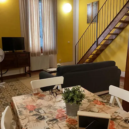 Manon Lescaut Apartment