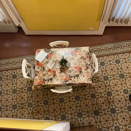 Manon Lescaut Apartment Florence