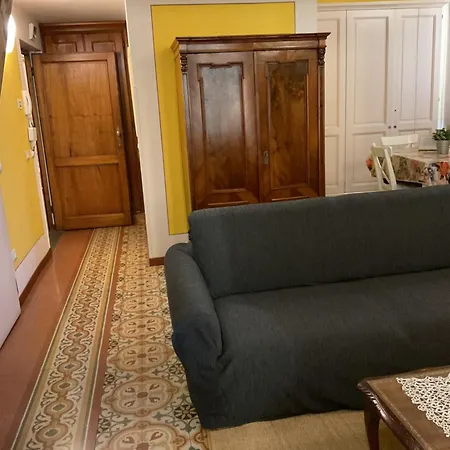 Manon Lescaut Apartment Florence